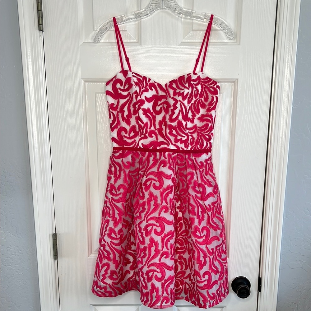 NWT Minuet hot pink & white floral sweetheart mini dress size medium